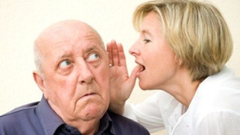 La surdité et les causes de la perte auditive | Seniors Region